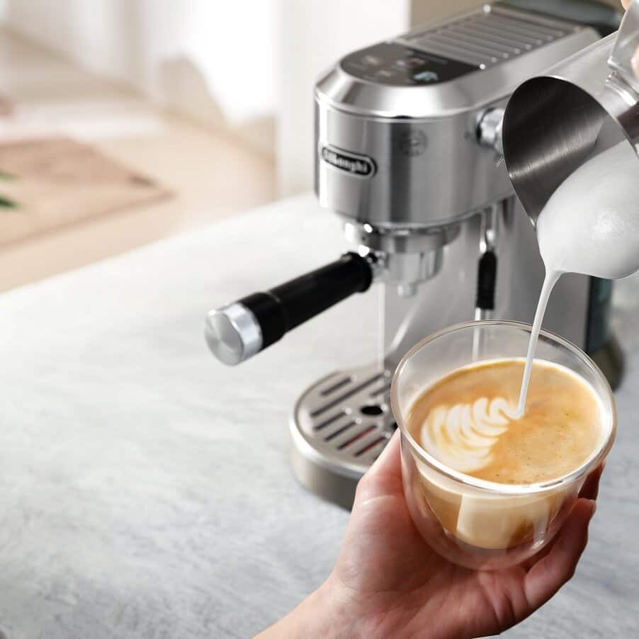 Vòi đánh sữa mạnh mẽ, phong cách chuyên nghiệp